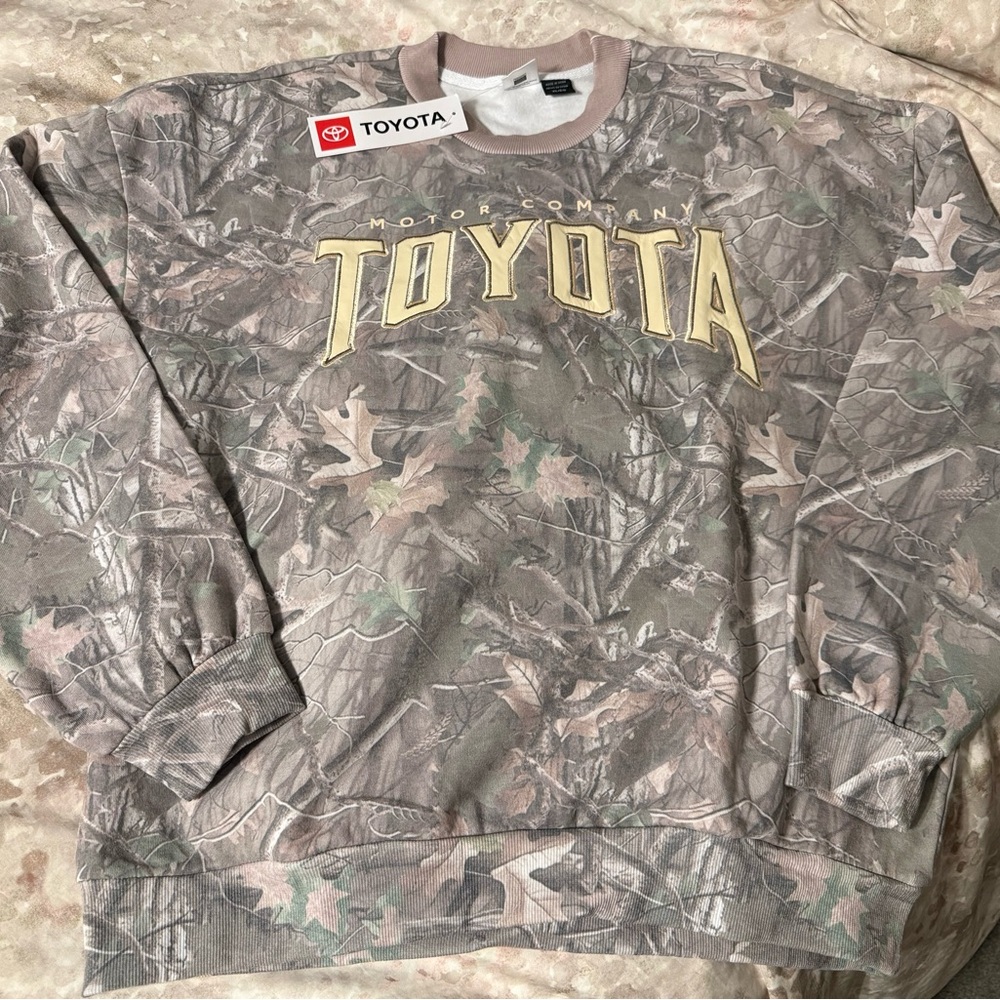 Size XL Official Toyota Camo Crewneck Sweatshirt Authentic Viral Pullover NWT